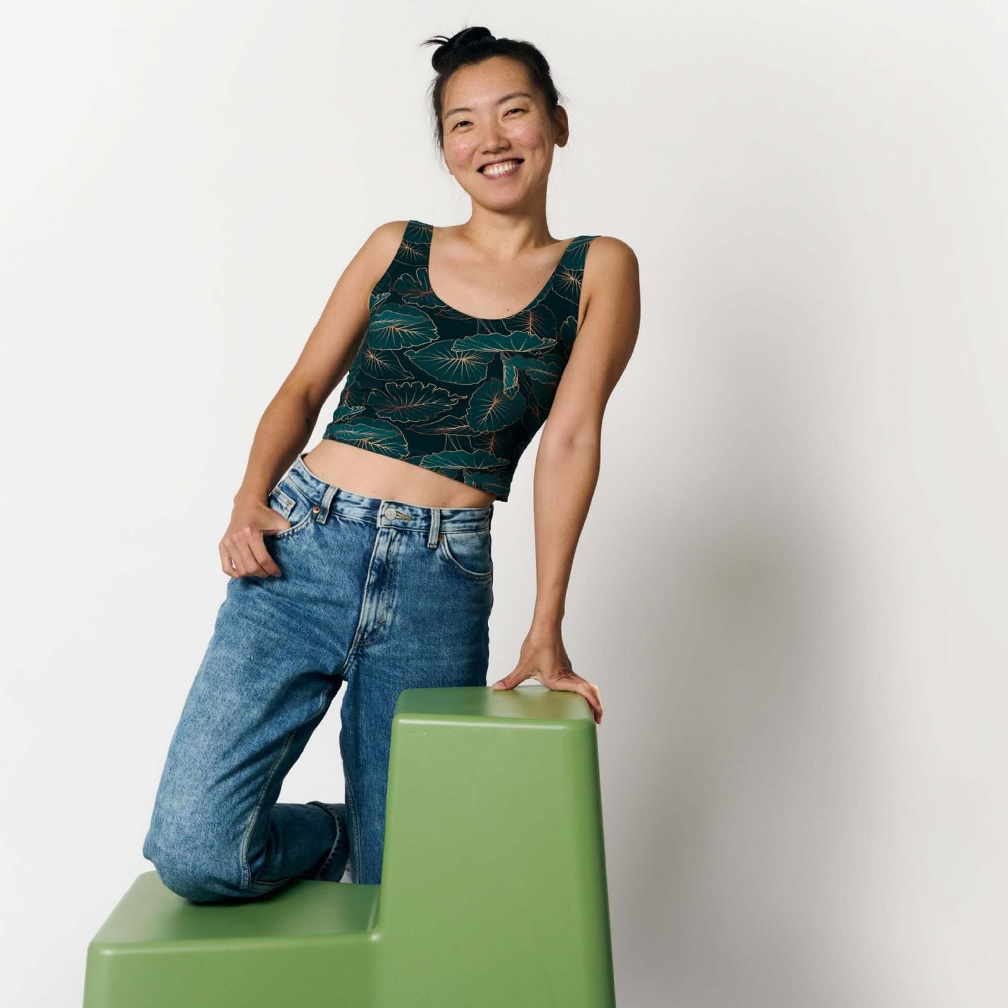 Jungle Green Cropped Tank Top in soft organic cotton, eco-friendly and comfortable. Made in Berlin